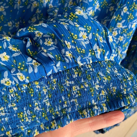 FREE PEOPLE ROMA FLORAL-PRINTED Blue BLOUSE TOP Sz Medium - Picture 6 of 14